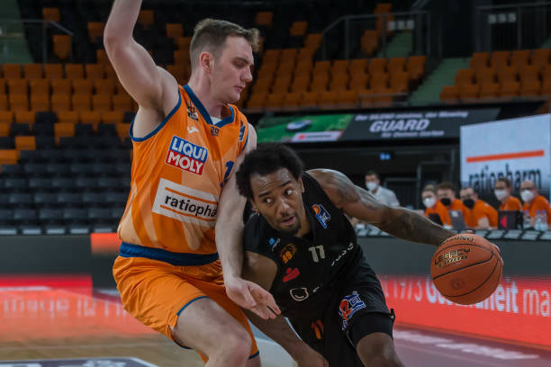 窗前已经为 窗前已经为